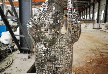 鏤空人物雕塑展品，景觀概念，鐵藝字母人物雕塑優(yōu)選