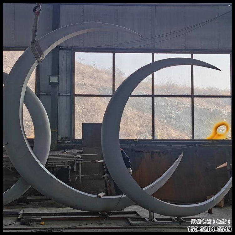 月亮雕塑觀(guān)賞型，露天雕塑，鋼結(jié)構(gòu)月亮水簾雕塑訂做