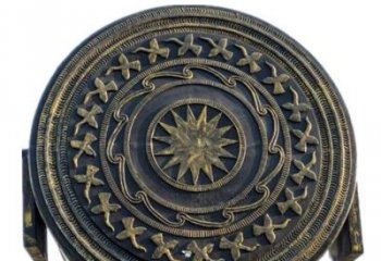 銅鼓雕塑專(zhuān)供，校園雕塑，小區(qū)銅鼓雕塑標(biāo)準(zhǔn)